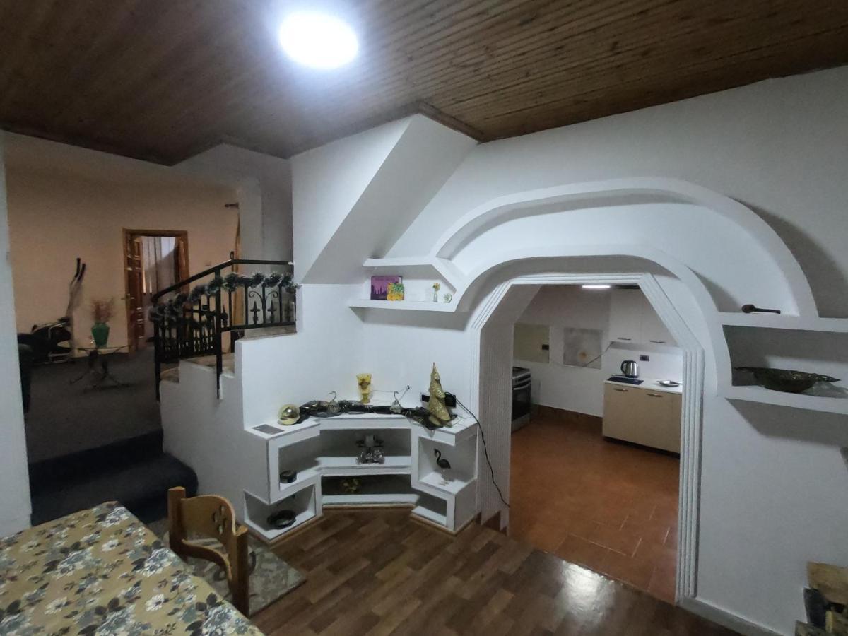 Tirana Traditional Home 外观 照片